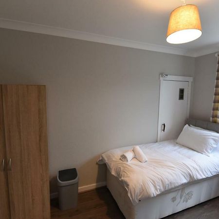 Sighthill 3 Bedrooms With Private Garden Единбург Екстер'єр фото