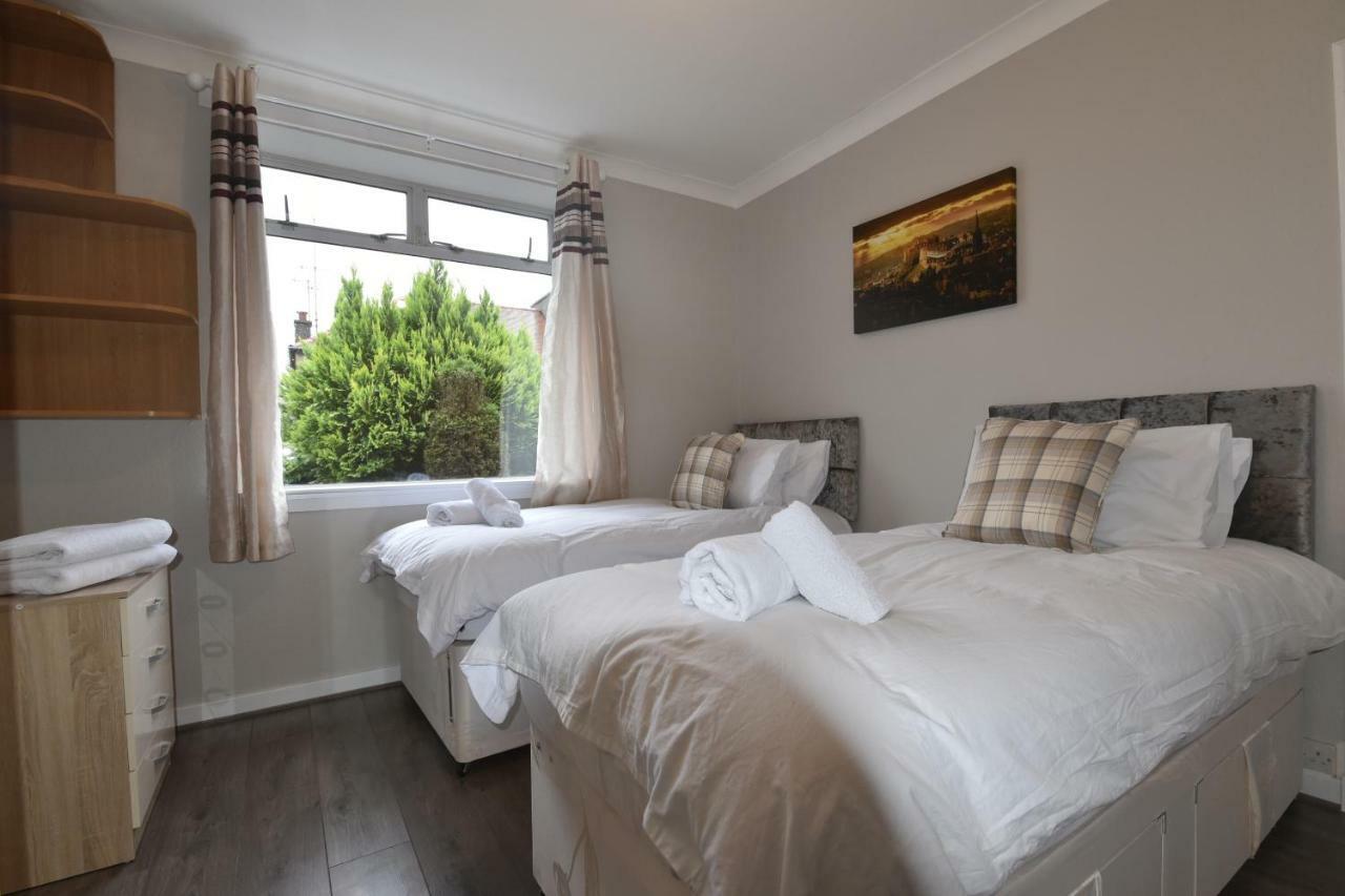 Sighthill 3 Bedrooms With Private Garden Единбург Екстер'єр фото